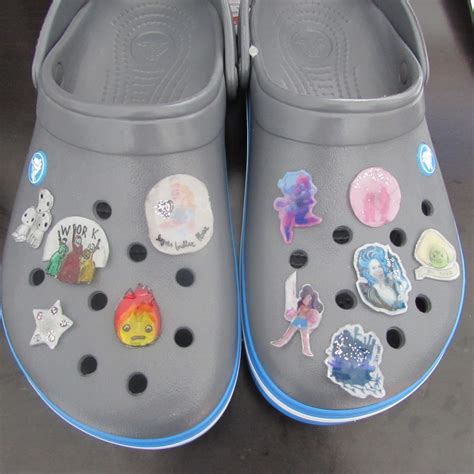 do crocs come with jibbitz.